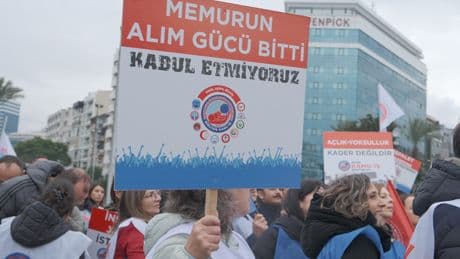 ​​​​​​​SES: Memur-Sen ve Kamu-Sen’in Hakem Kurulu’ndan çekilme açıklaması şov