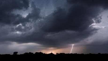 Météo du samedi 19 juillet : neuf départements en alerte aux orages et aux inondations