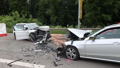 Unfall im Feierabendverkehr - Drei Tote bei Frontal-Crash am Bodensee