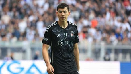 Zaynutdinov imzalıyor