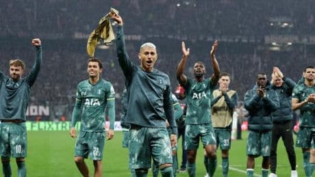 El Tottenham mantiene su dignidad en Europa