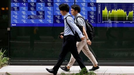 Borse Ue in moderato rialzo, si stabilizza il dollaro. A Milano scatta Ferrari