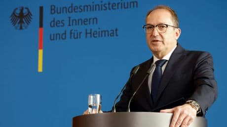 Allemagne : une organisation complotiste et extrémiste dissoute