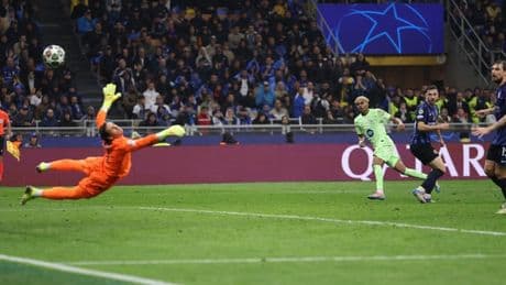 <p>Sommer, l'acchiappasogni dell'Inter: su Yamal come Julio Cesar su Messi nel 2010</p>