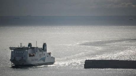 Pour les ferrys traversant la Manche, l’impuissance des pouvoirs publics face au dumping social