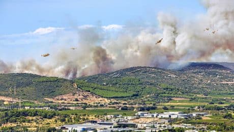 Incendie "fixé", "circonscrit" ou "maîtrisé": que signifient ces termes utilisés par les pompiers?