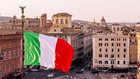 Brits visiting Italy issued fresh travel alert – 3 things you need to have