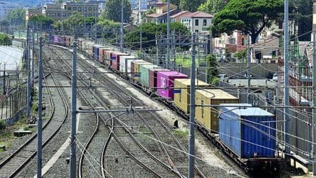 “Muovere le truppe più in fretta”: l’Europa sta già finanziando 3 opere da guerra nei porti liguri