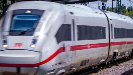 Ohne Strom und Klimaanlage – 400 ICE-Reisende sitzen mehr als fünf Stunden in Tunnel fest