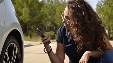 Marta Sol, experta en la revisión de vehículos de segunda mano: “Tres de cada diez coches que se ponen a la venta esconden problemas graves”