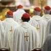 Mini-Bar geleert, Geburtsdatum verändert?: Vor der Papst-Wahl steigt bei Kardinälen die Aufregung