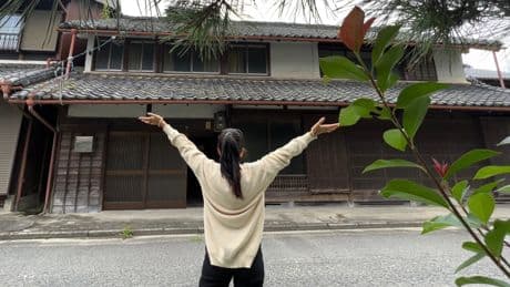 She fell in love with traditional Japanese homes during a high school trip. At 24, she bought one in the countryside.