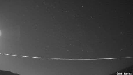 No fue un meteorito, pero tampoco un cohete chino: el satélite que se desintegró sobre España ya tiene nombre y apellido