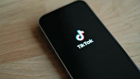 TikTok quiere que tus hijos duerman mejor: así es su nueva función que se activa antes de ir a la cama