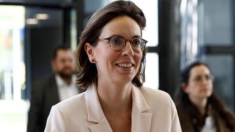 Budget : «Si l’on supprime beaucoup de niches fiscales, on fera des baisses d’impôts», promet Amélie de Montchalin
