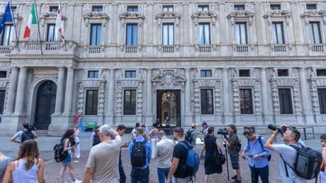 Il Pd al governo: "Ci lasci alzare l'addizionale Irpef"