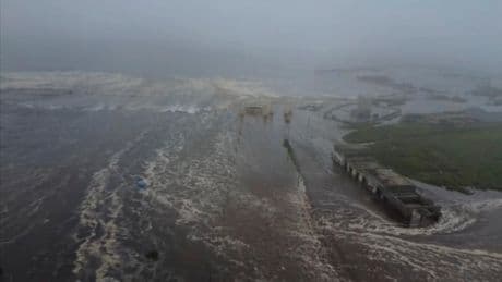 Alerte au tsunami : pourquoi une vague de 30 centimètres peut être très dangereuse