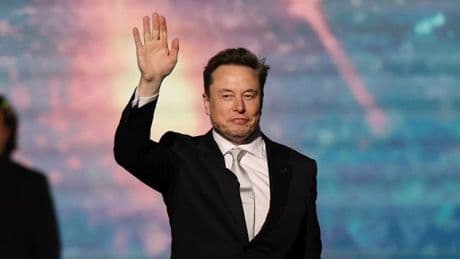 Elon Musk y xAI lanzan Grok 4, "la IA más inteligente del mundo" que es capaz de superar el nivel de doctorado