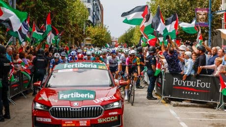 Mogelijk meer pro-Palestinaprotesten op komst in Vuelta, maar er is ook woede: ’Vrede dwing je niet af met chantage’