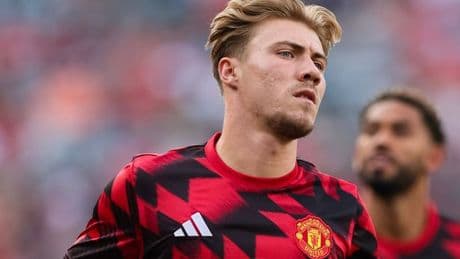 Rasmus Hojlund can't ignore iconic Man Utd photo despite bold transfer statement