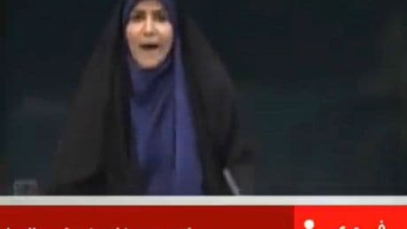 La reacción en directo de una presentadora iraní durante el ataque de Israel a la televisión pública