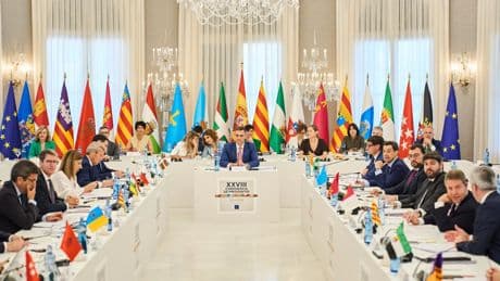 Los presidentes autonómicos del PP piden elecciones generales a Sánchez y este contesta: &quot;Serán cuando tocan, en 2027&quot;