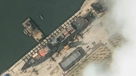 Nordkoreanisches Kriegsschiff bei Einweihung beschädigt