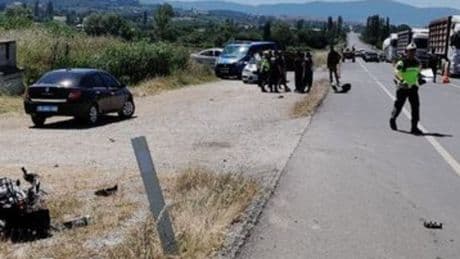 Traktörle çarpışan motosikletin sürücüsü öldü
