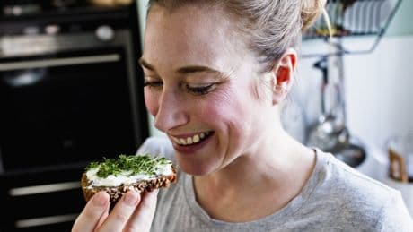 11 foods packed with both fibre and protein (including toast)