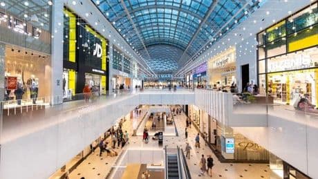 ¿Qué centros comerciales abren hoy 15 de agosto en Barcelona y resto de Catalunya?