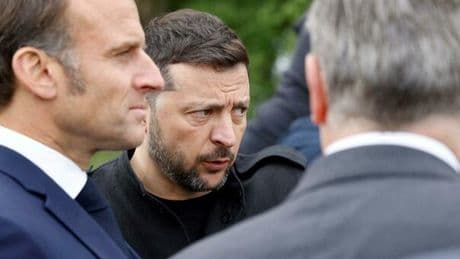Papa Leone XIV e Zelensky, prima telefonata. Il leader ucraino lo invita a Kiev, le mosse della diplomazia