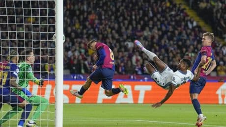 Dumfries, la pesadilla del Barça: tributo a un actor de Hollywood, jugó en un país caribeño y fichó a un exculé para ser una estrella