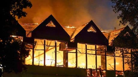 Zeven aanhoudingen voor drugslab in Middenbeemster waar brand woedde