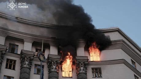 Angriff auf Kiew: Regierungsgebäude in Flammen