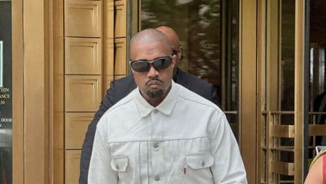 Wegen Hitler-Song - Kanye West darf nicht nach Australien