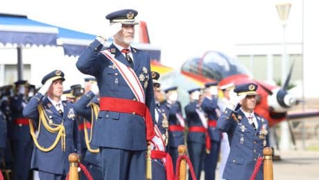 El Rey entrega los Reales Despachos a 124 nuevos oficiales del Ejército del Aire