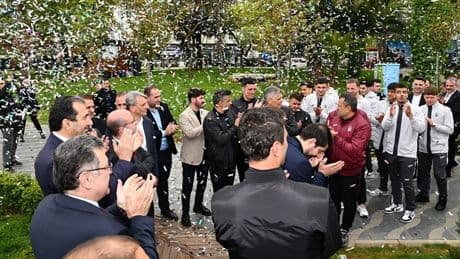 Avrupa ikincisi olan Trabzonspor U19 Takımı'na coşkulu kutlama