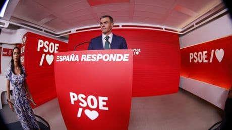 &quot;Son las cinco y no he comido&quot; y otras frases de una comparecencia bochornosa de Sánchez
