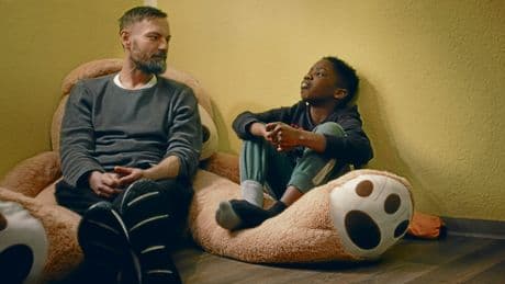 Doku »Im Prinzip Familie« im Kino | »Egal, was Papa oder Mama macht: Das Kind will nach Hause«