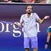 Furieuze Medvedev zet US Open op stelten na voorval met fotograaf op baan