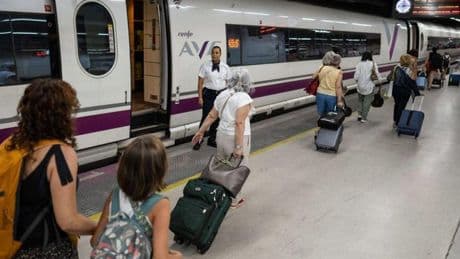 Retrasos en trenes Madrid-Sevilla: cómo reclamar el reembolso del 100% y hasta el 200% en puntos