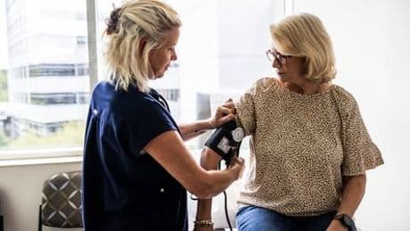 Internationaler Aktionstag für Frauengesundheit: Wo Frauen in Medizin und Forschung zu kurz kommen
