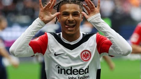 Fußball in Perfektion: Auf Flügeln zum Erfolg