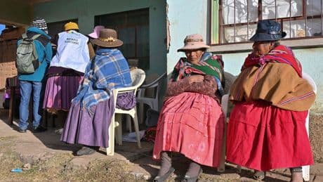 Giro total en Bolivia tras el hundimiento de la 'revolución indígena' de Evo Morales