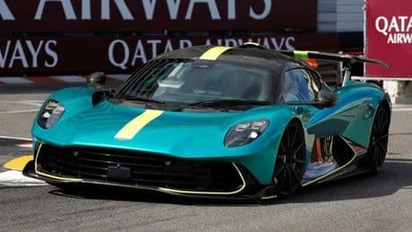 Aston Martin Valhalla debutta sul circuito di Montecarlo con Fernando Alonso al volante