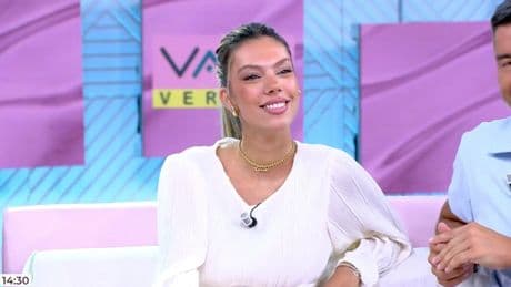 Alejandra Rubio responde a los que la critican por pasar más tiempo con la familia de Carlo Costanzia