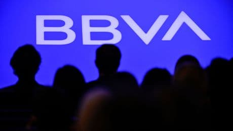 La victoria en la OPA de BBVA a Sabadell pasa por el dividendo: Torres y Oliu prometen repartir el 40% de la capitalización de los bancos entre los accionistas