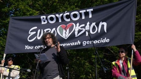 Anti-Israëlactivisten verstoren toespraak tijdens openingsceremonie Songfestival in Basel: ’Schaam je!’