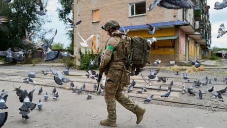 Im Gespräch | Ex-Diplomat: „Es würde die Ukraine nicht zerstören, wenn sie ihre Ostgebiete verliert“