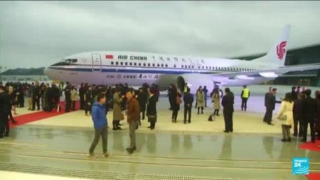 Beijing orders airlines to suspend Boeing jet deliveries amid trade war